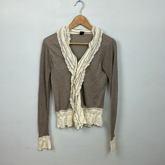 Y2K Tan and Cream Ruffle Single Button Sweater Top - Picture 3 of 8